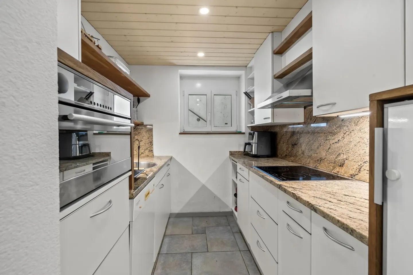 Vivre sur un seul niveau avec un appartement séparé - Photo 4 sur 13