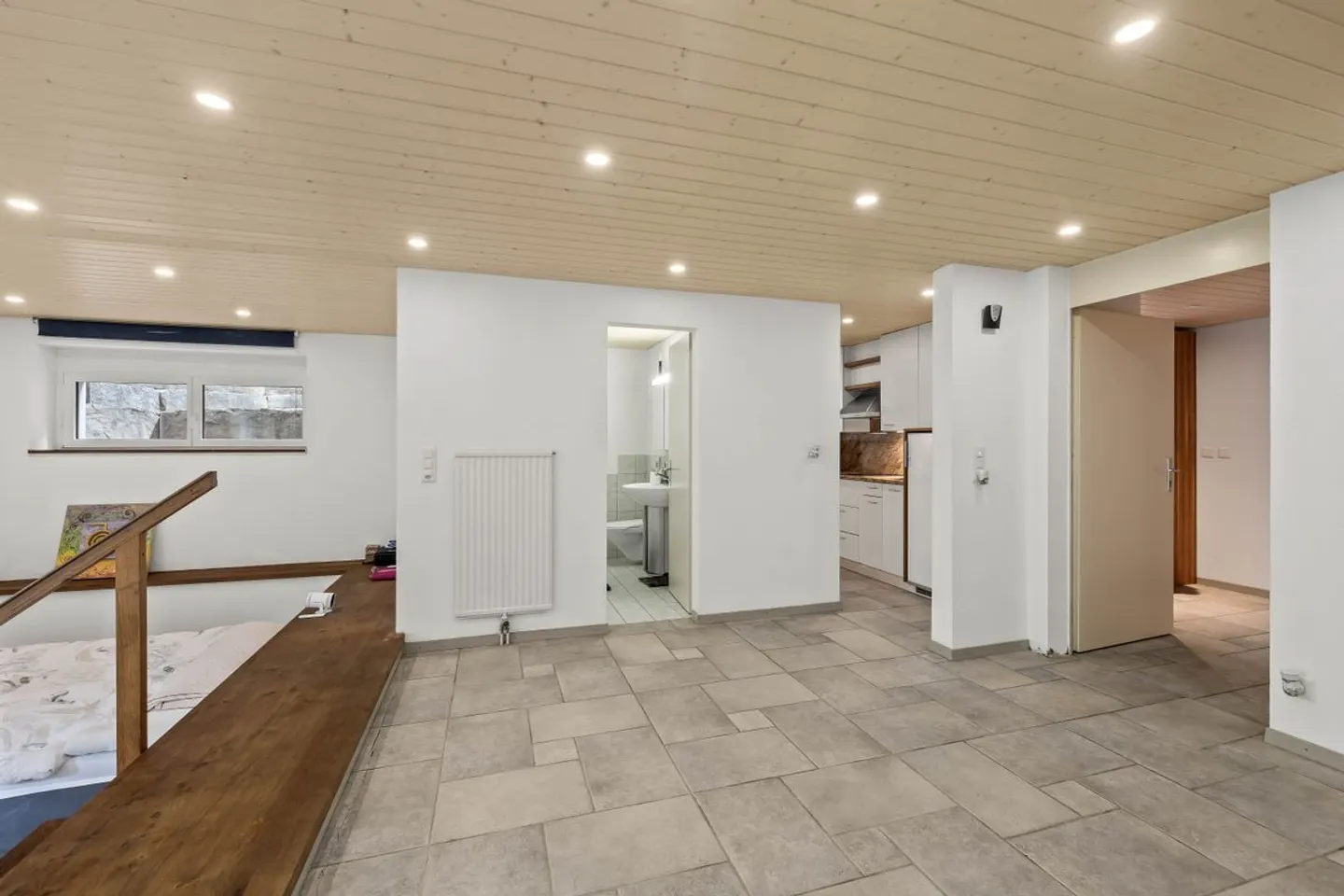 Vivre sur un seul niveau avec un appartement séparé - Photo 11 sur 13