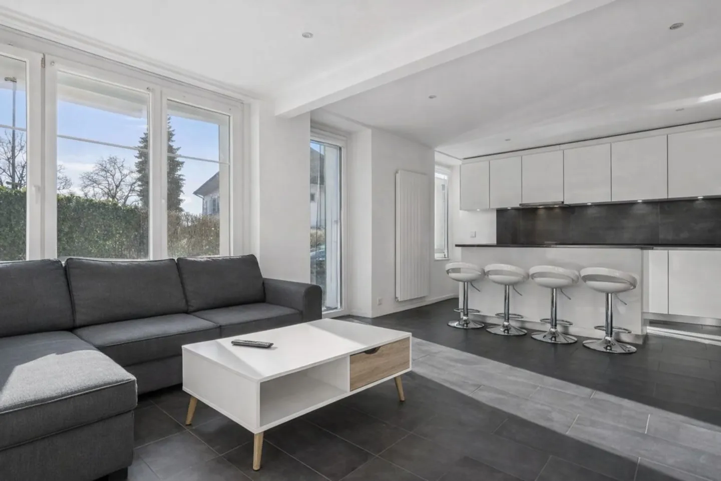 Maison Charmante avec Trois Appartements - Photo 1 sur 9