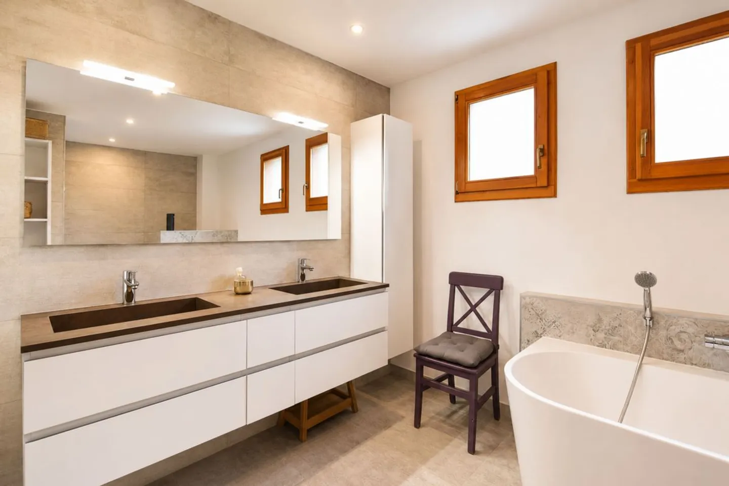 Maison familiale de 240 m² avec vue panoramique - Photo 6 sur 11