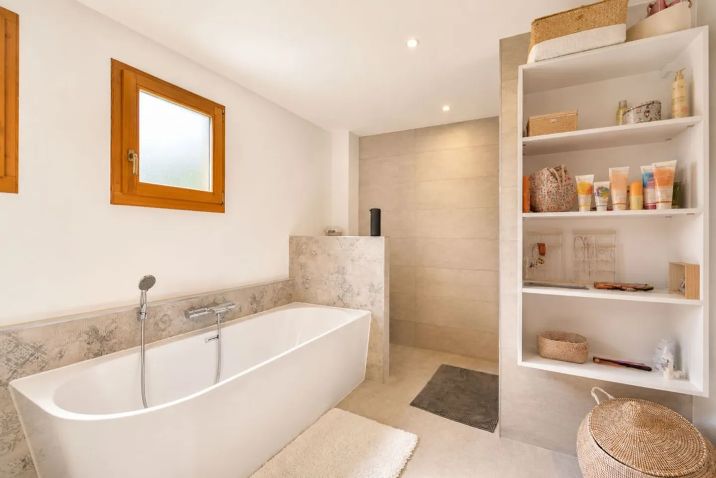 Maison familiale de 240 m² avec vue panoramique - Photo 7 sur 11