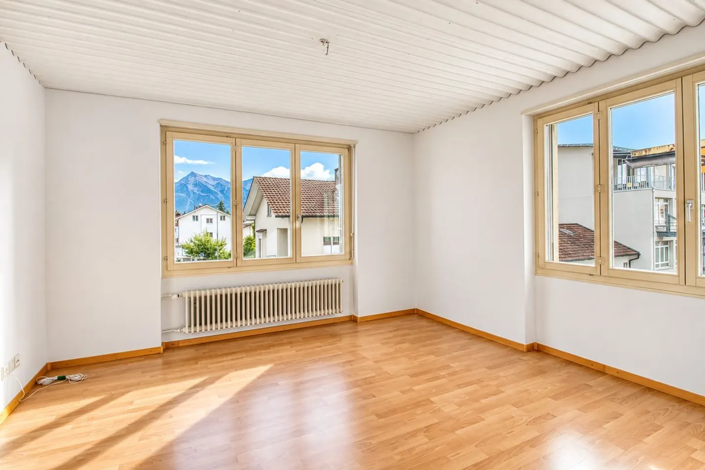 Loft di 3 stanze con camino, vista montagna, balcone e terrazza a Thun - Foto 10 di 12