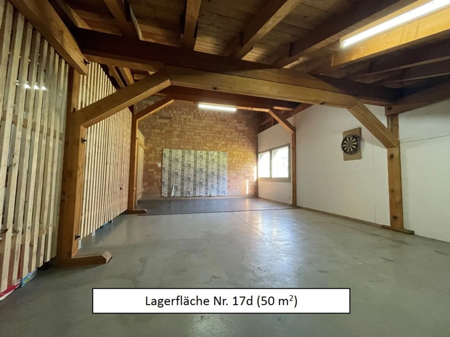 Parking spaces, storage areas and commercial premises for rent - Photo 3 of 8