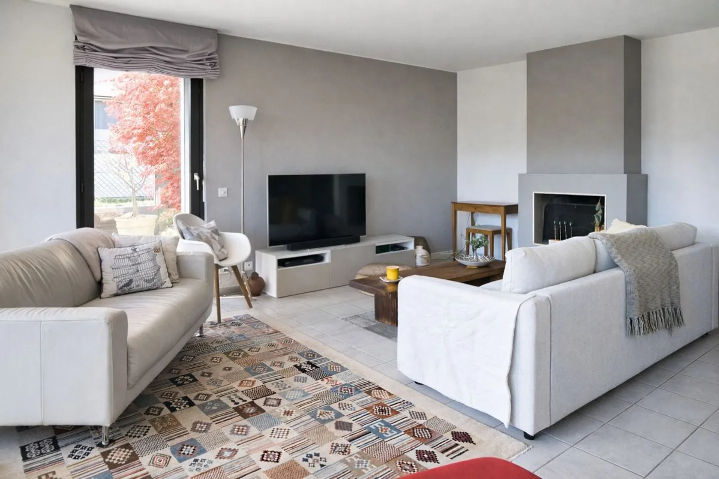 Maison unifamiliale immergée dans la verdure avec vue panoramique et grande terrasse à Vacallo - Photo 6 sur 13