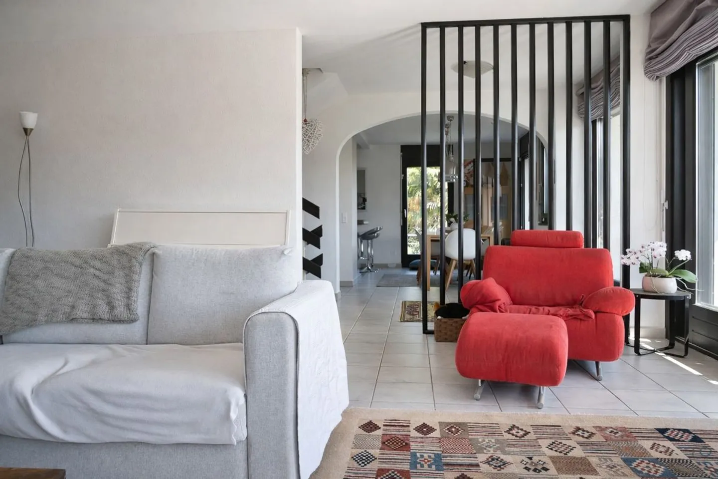 Maison unifamiliale immergée dans la verdure avec vue panoramique et grande terrasse à Vacallo - Photo 8 sur 13
