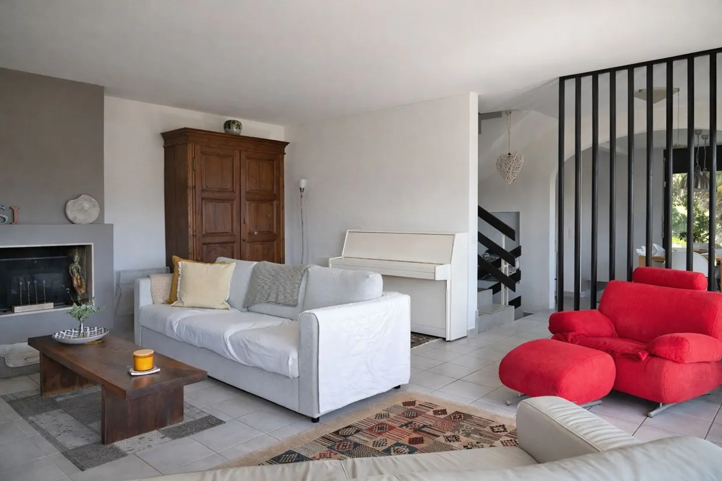 Maison unifamiliale immergée dans la verdure avec vue panoramique et grande terrasse à Vacallo - Photo 5 sur 13