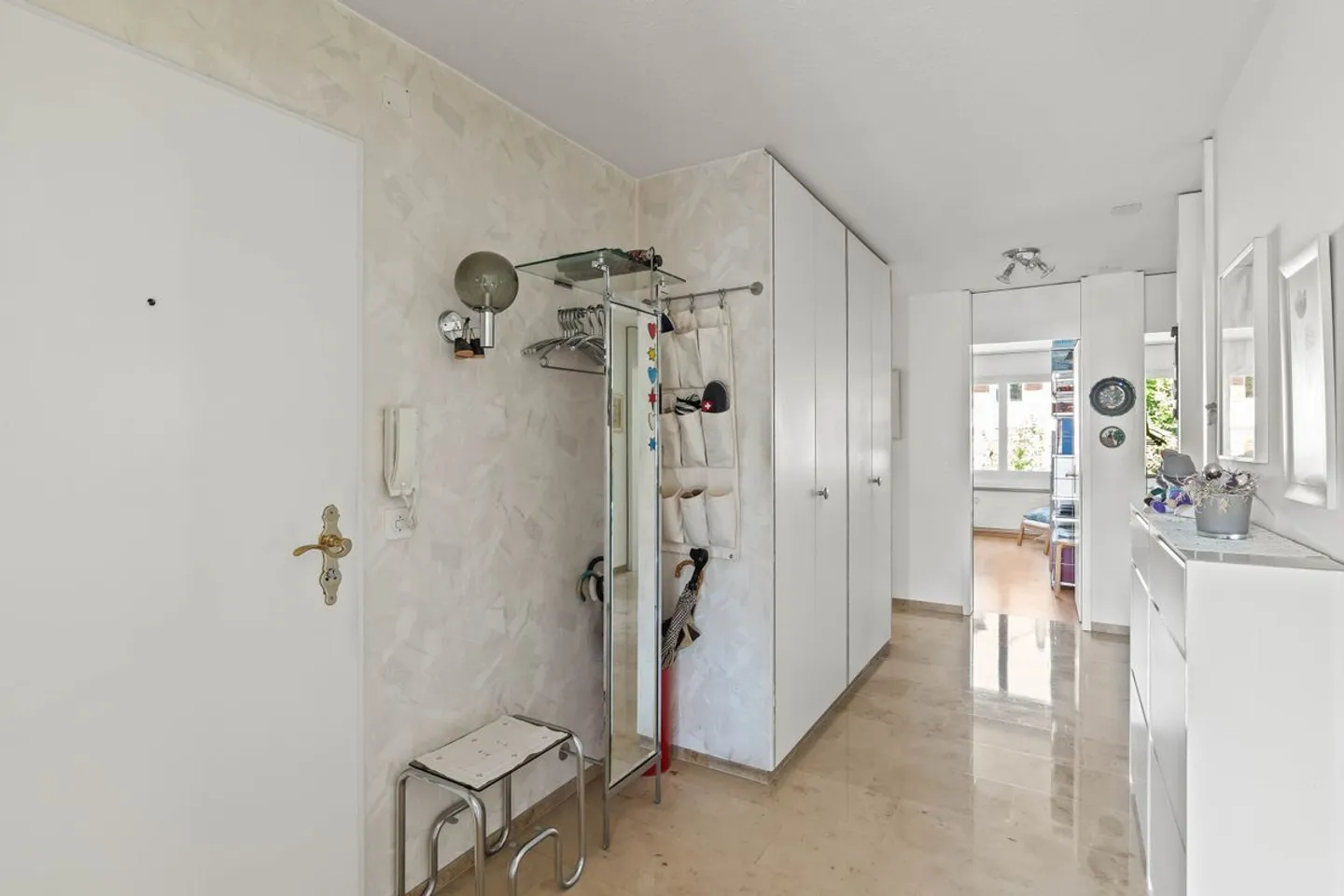 Geräumige Wohnung mit Balkon - Foto 7 von 13