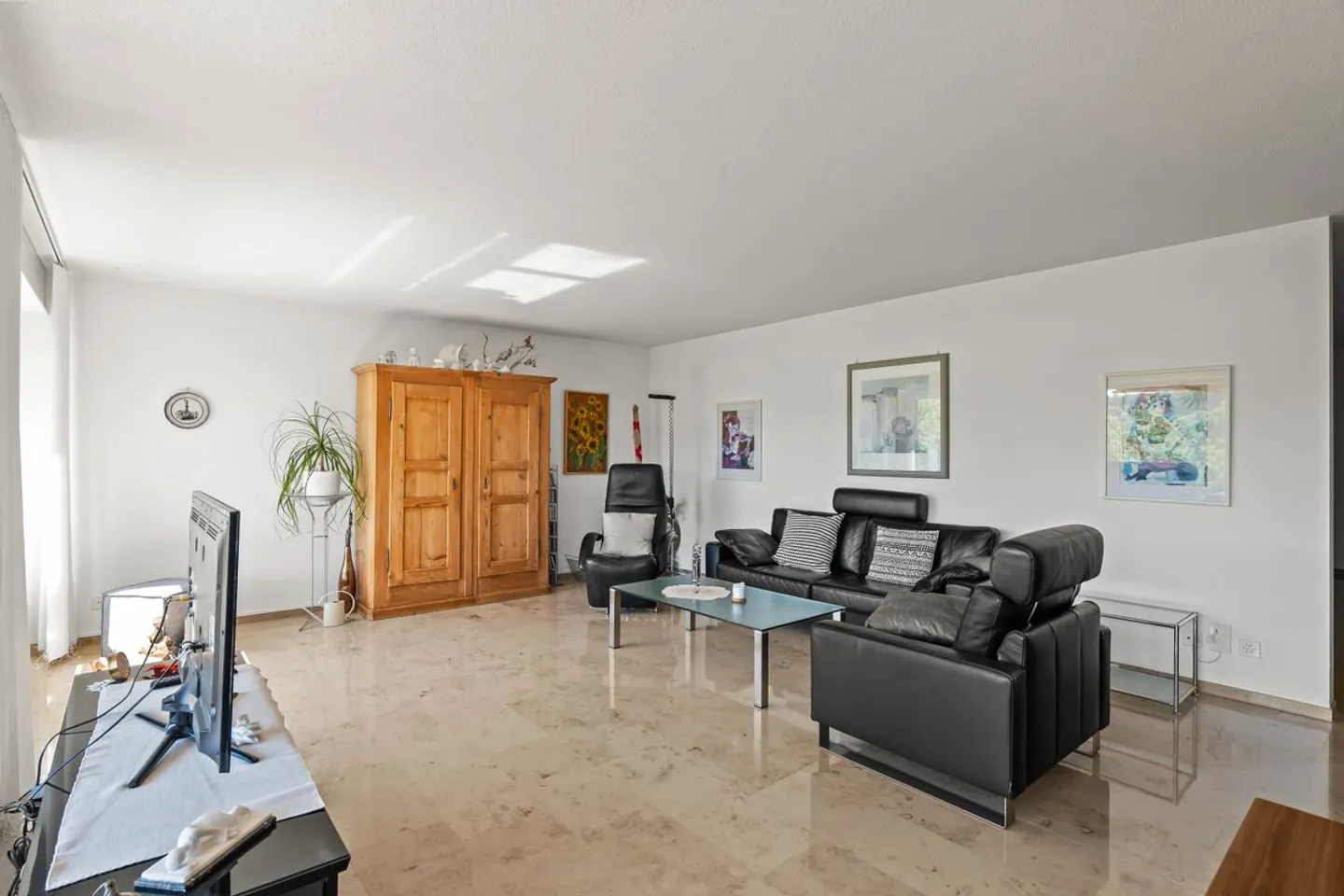Geräumige Wohnung mit Balkon - Foto 5 von 13
