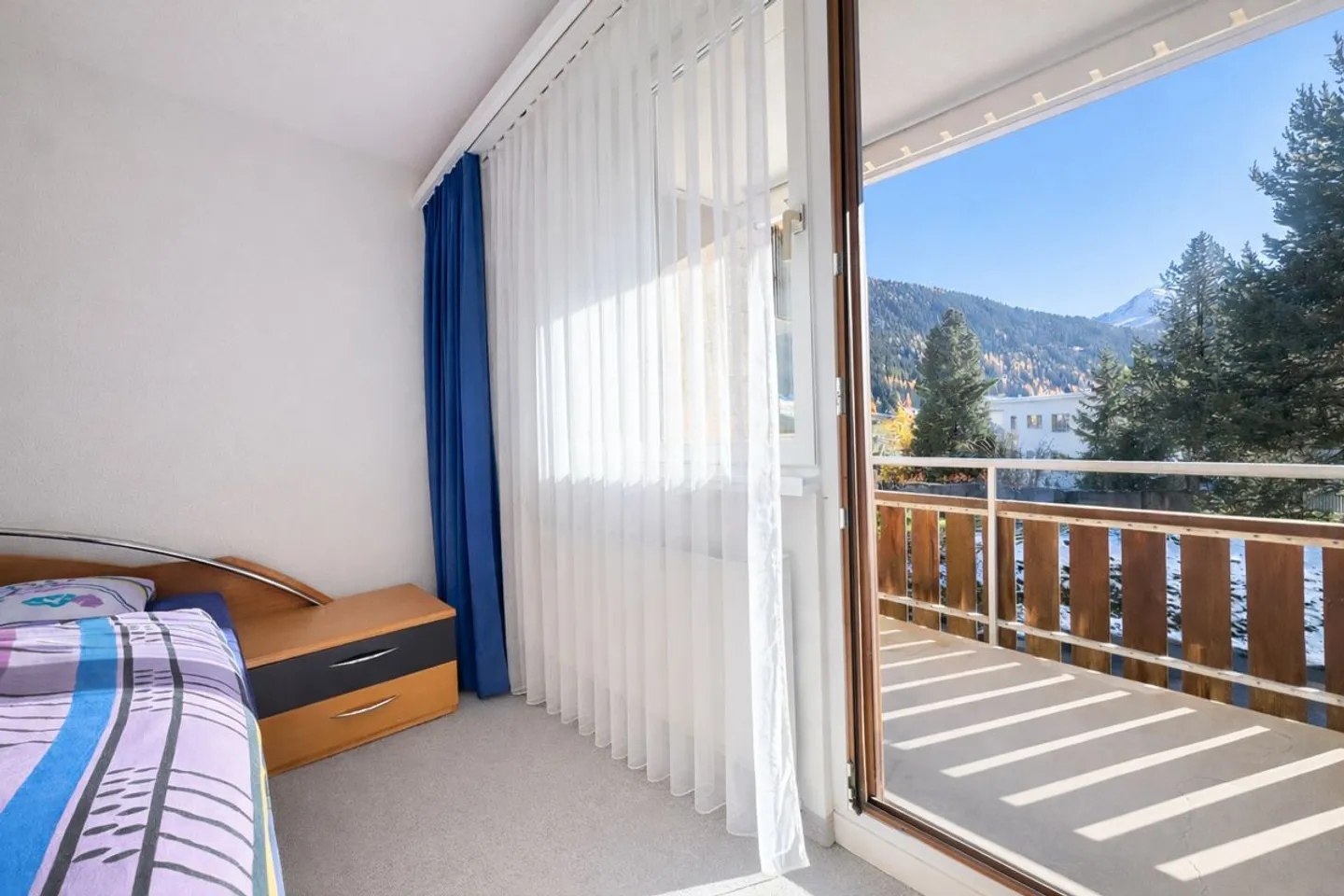 Where leisure is at home: Quiet second apartment with a view of the Jakobshorn - Photo 3 of 3