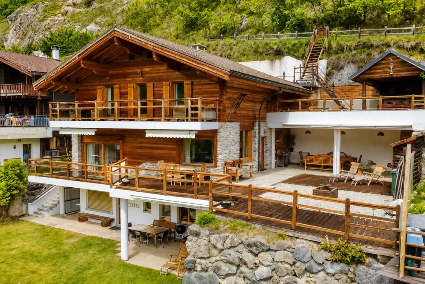 Chalet d'exception avec spa - Photo 1 sur 13
