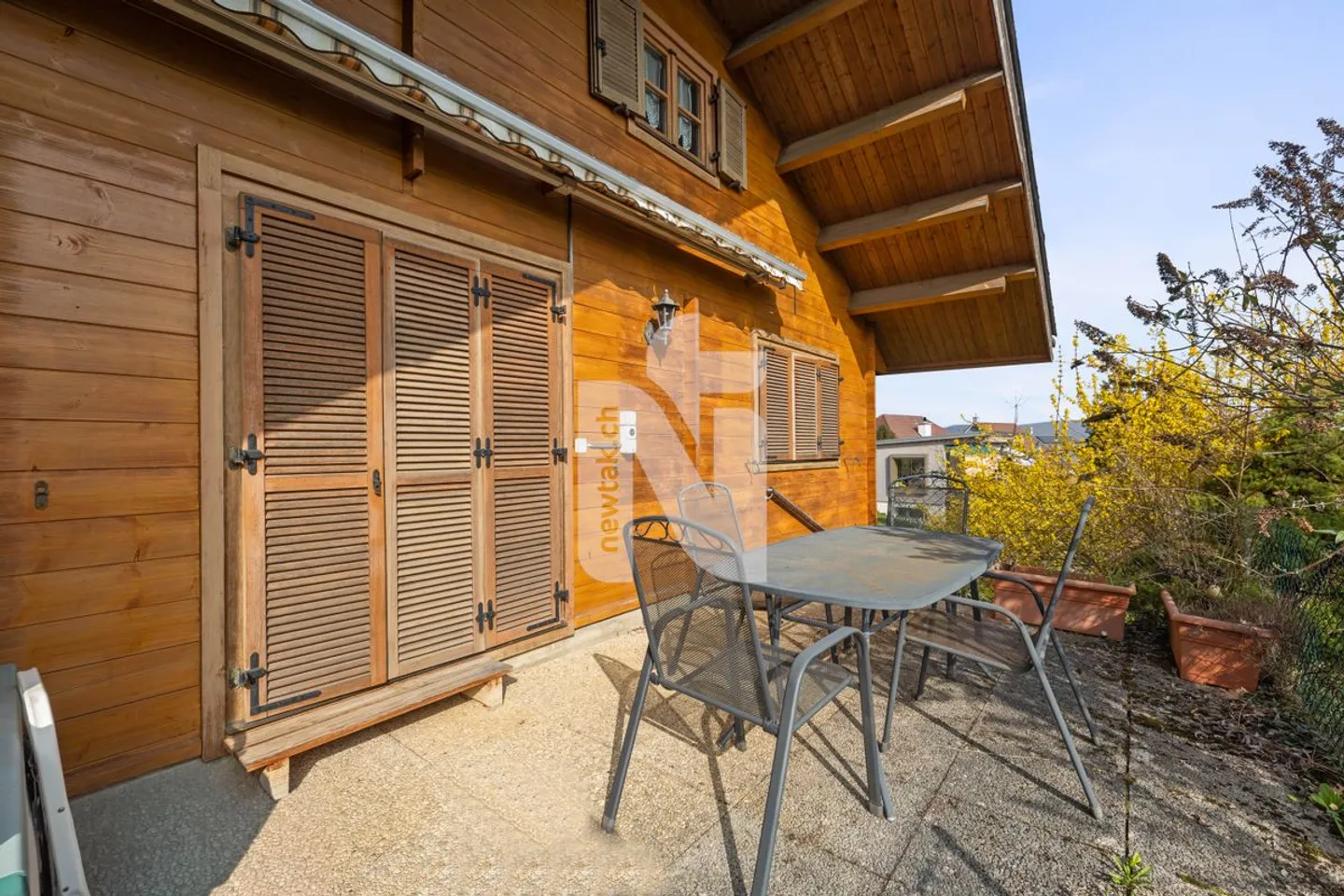 Incantevole casa unifamiliare indipendente in posizione tranquilla con giardino idilliaco - Foto 4 di 11