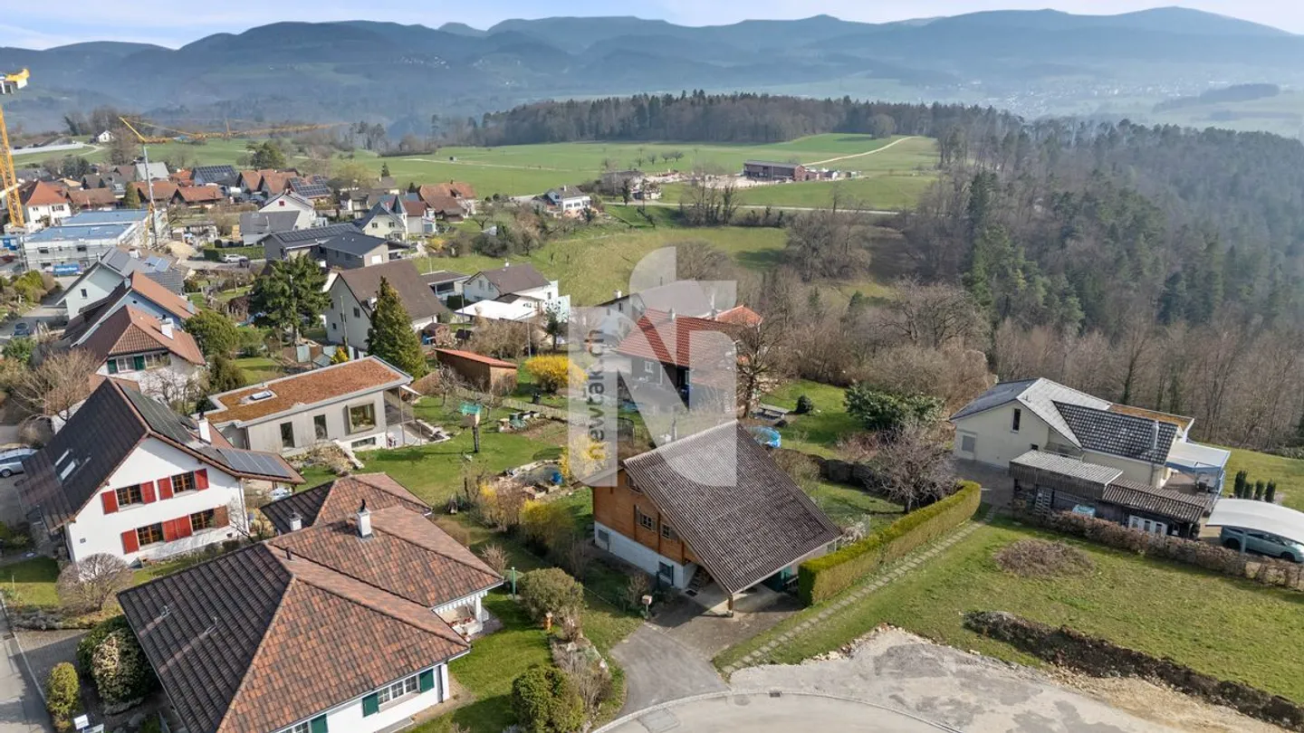 Incantevole casa unifamiliare indipendente in posizione tranquilla con giardino idilliaco - Foto 5 di 11