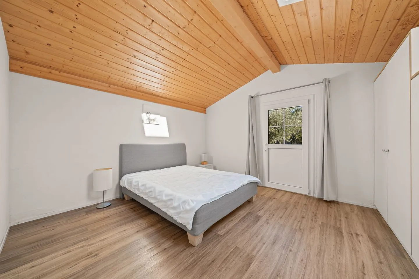 Magnifique Villa avec Revenu Locatif - Photo 5 sur 13