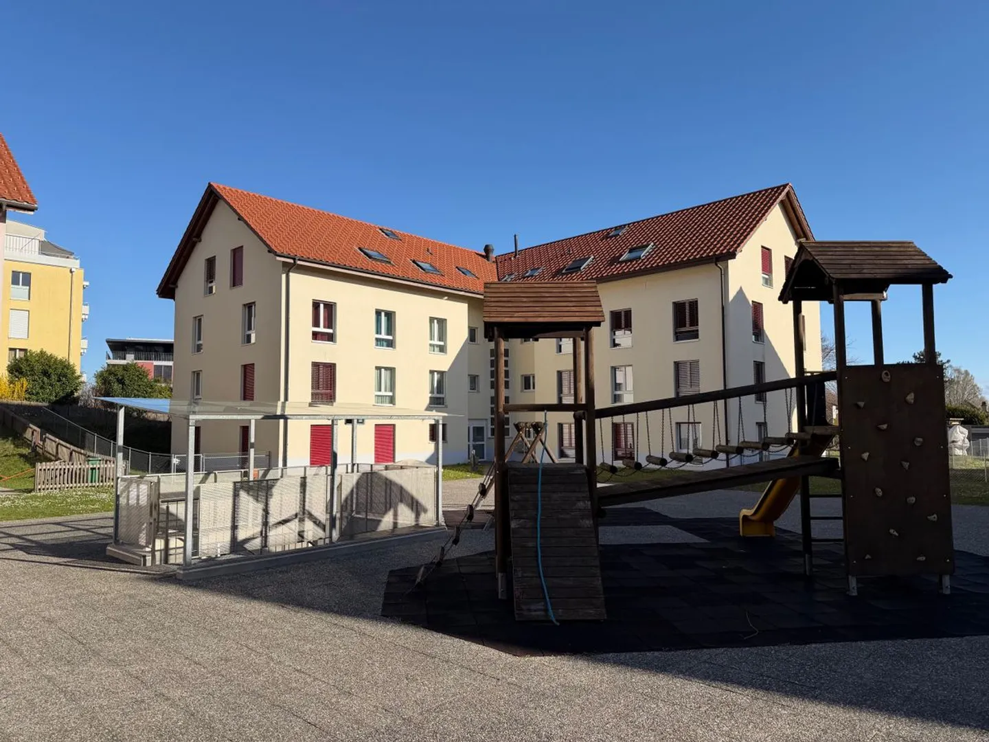 Magnificent apartment and its garden - Photo 3 of 12