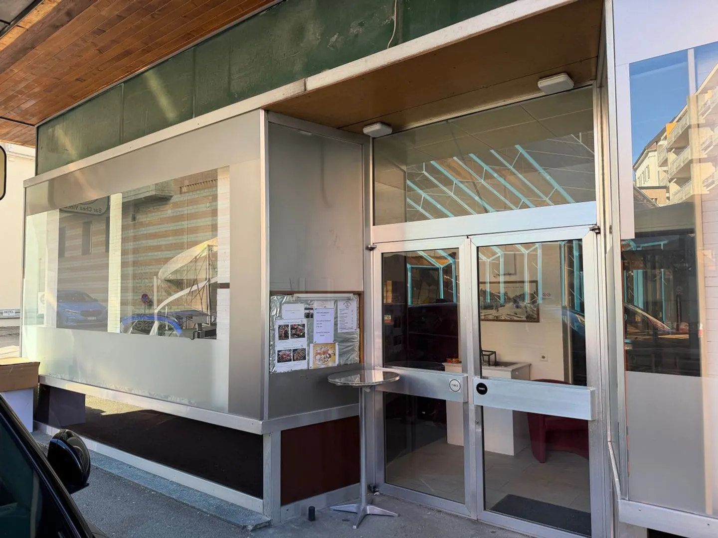 Café Restaurant au Cœur de la Cité Horlogère - Photo 1 sur 5