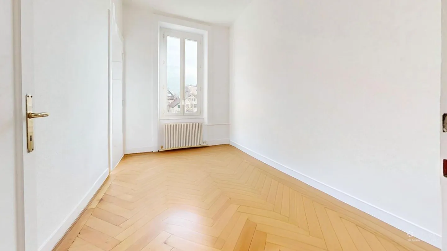 Appartement Charmant avec Vue sur le Lac - Photo 2 sur 5