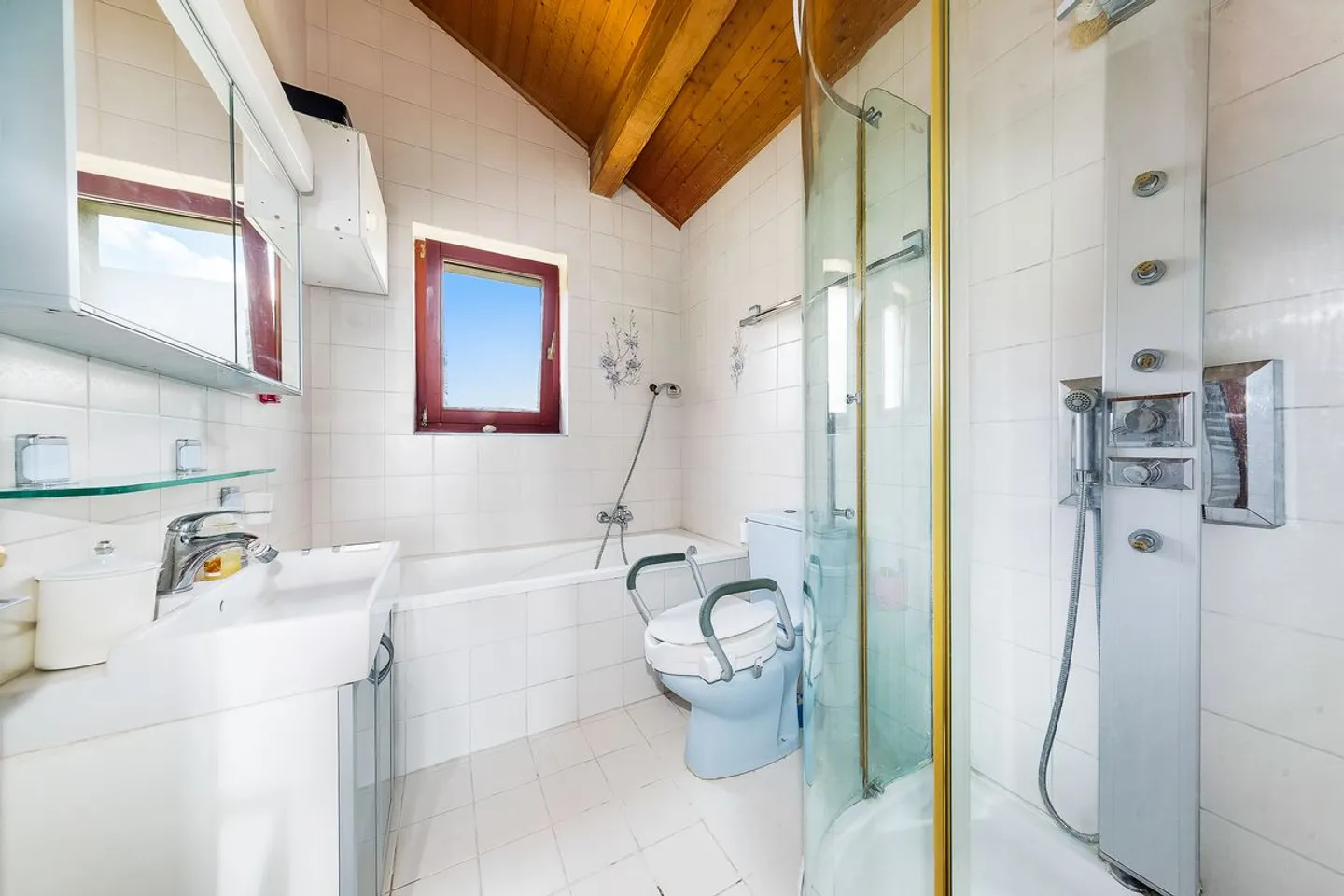 Jolie maison avec vue à Arzier! - Photo 13 sur 13