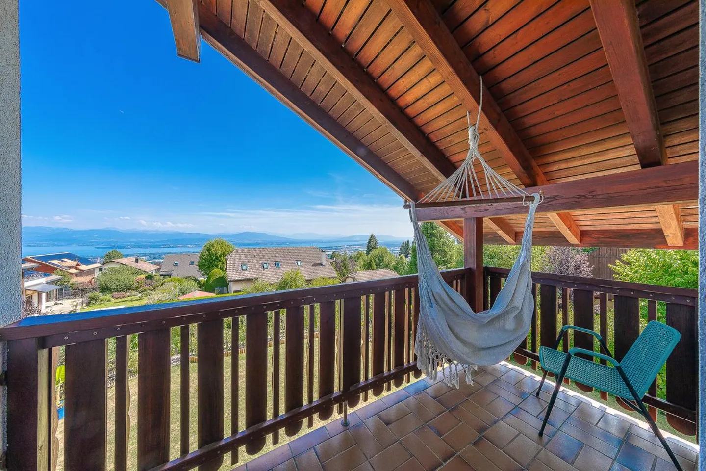 Jolie maison avec vue à Arzier! - Photo 12 sur 13