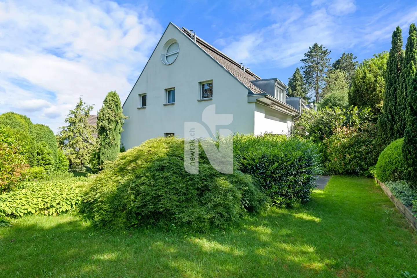 Riservato: Casa a schiera adatta alle famiglie con giardino idilliaco e vista fino a Basilea - Foto 3 di 13