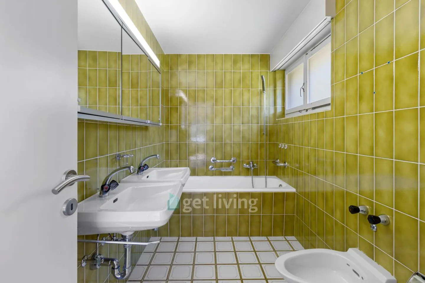 Charming Family Home with Pool - Photo 7 of 13