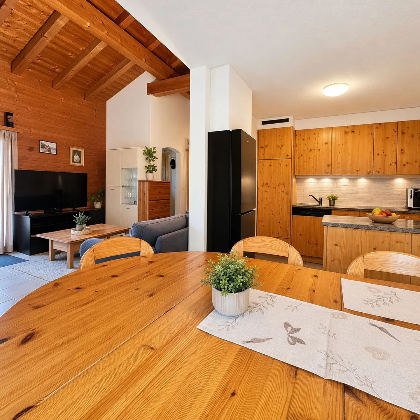 Charmante Wohnung mit Bergblick - Foto 3 von 5