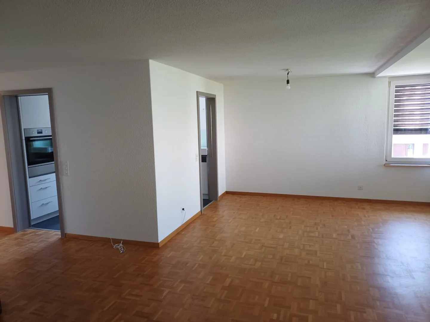 Appartamento luminoso di 4,5 stanze in posizione privilegiata - Foto 5 di 13