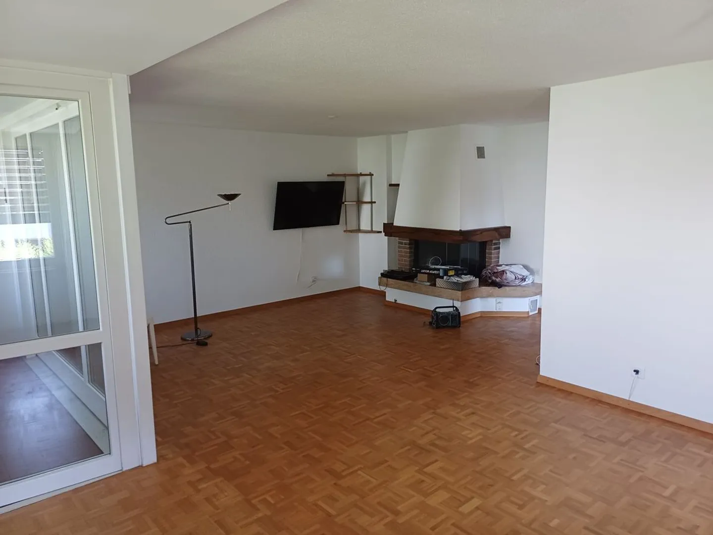 Appartamento luminoso di 4,5 stanze in posizione privilegiata - Foto 3 di 13