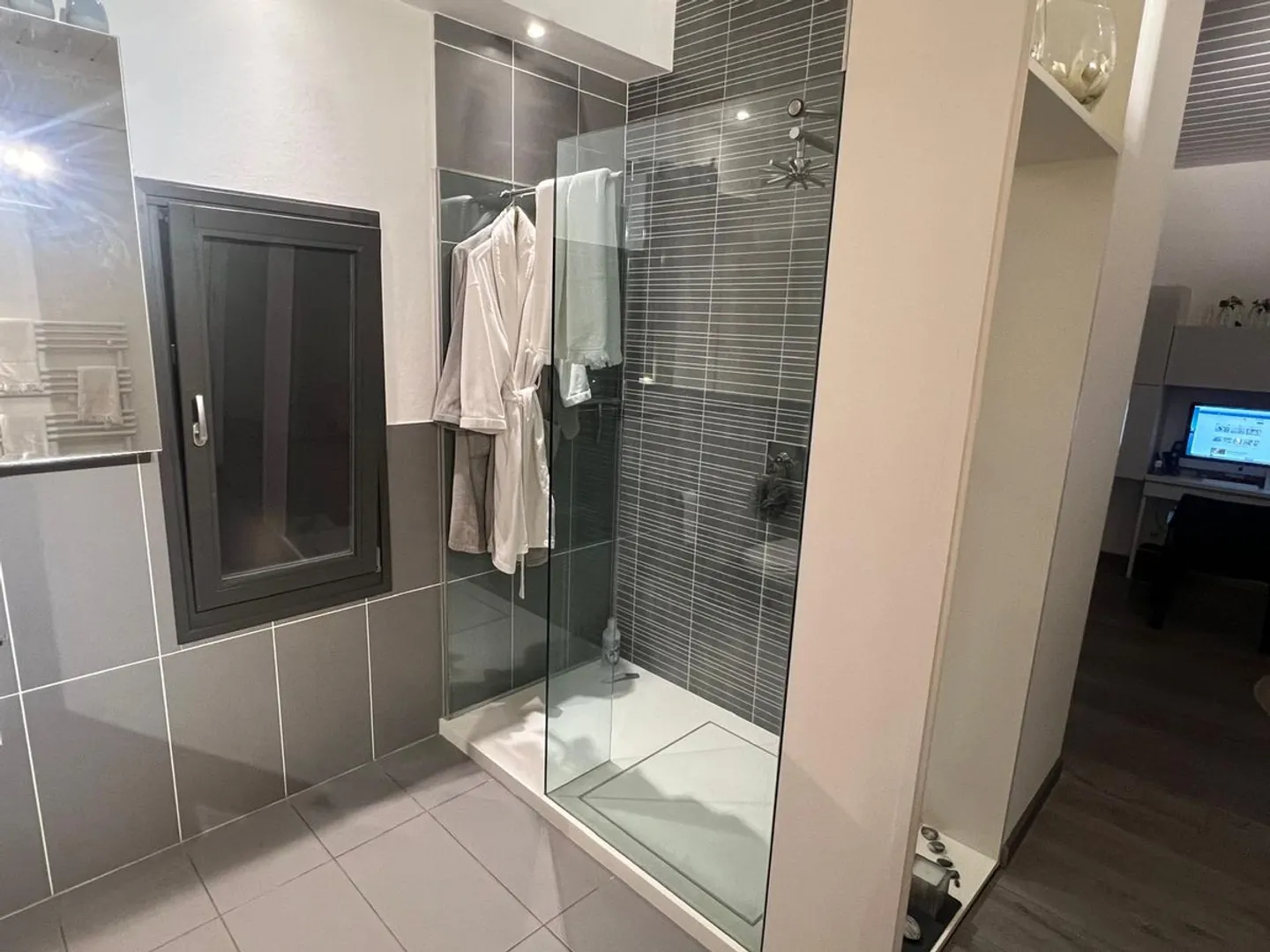 Bella Villa Contemporanea in una zona tranquilla - Foto 9 di 13