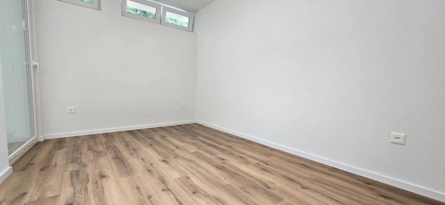 Appartement attrayant de 4,5 pièces avec grande terrasse - Photo 10 sur 11