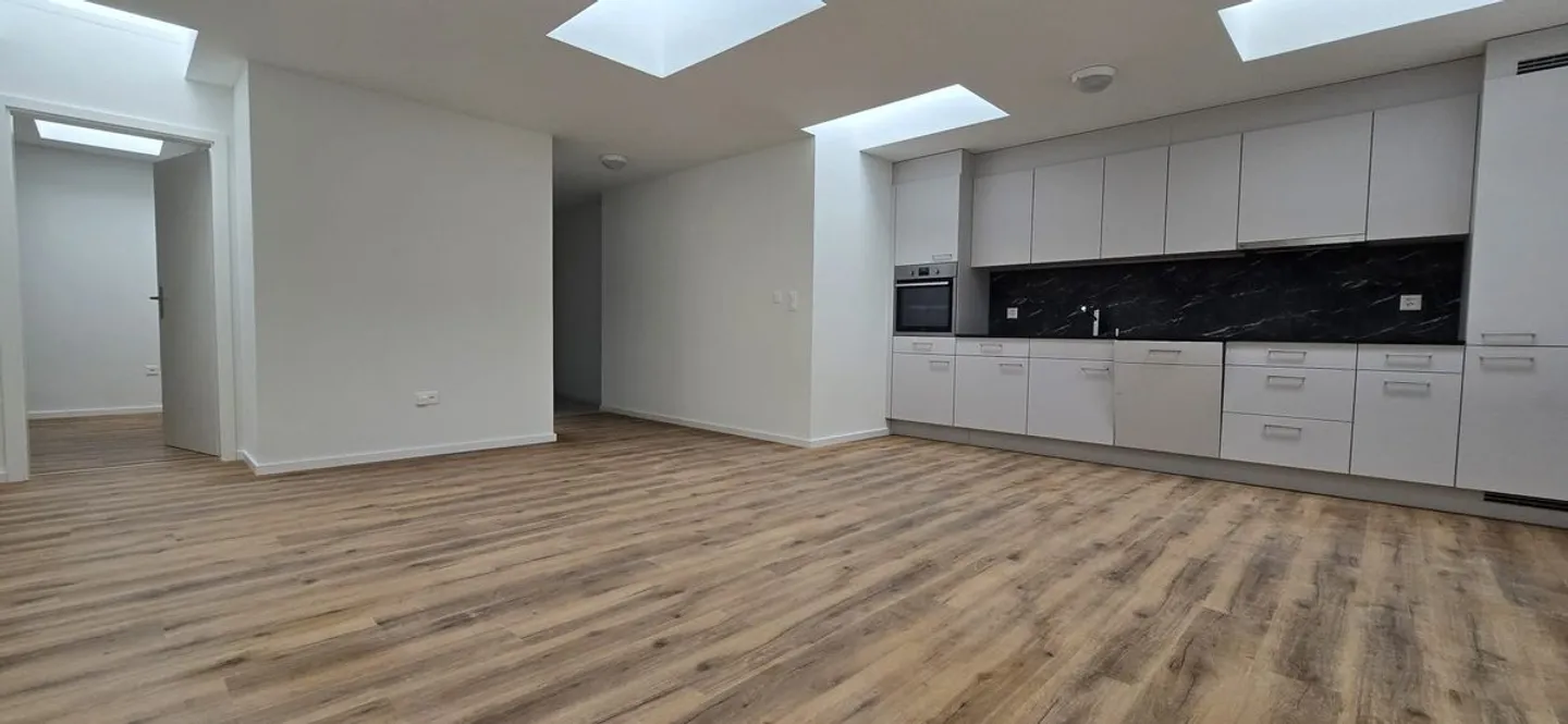Appartement attrayant de 4,5 pièces avec grande terrasse - Photo 9 sur 11