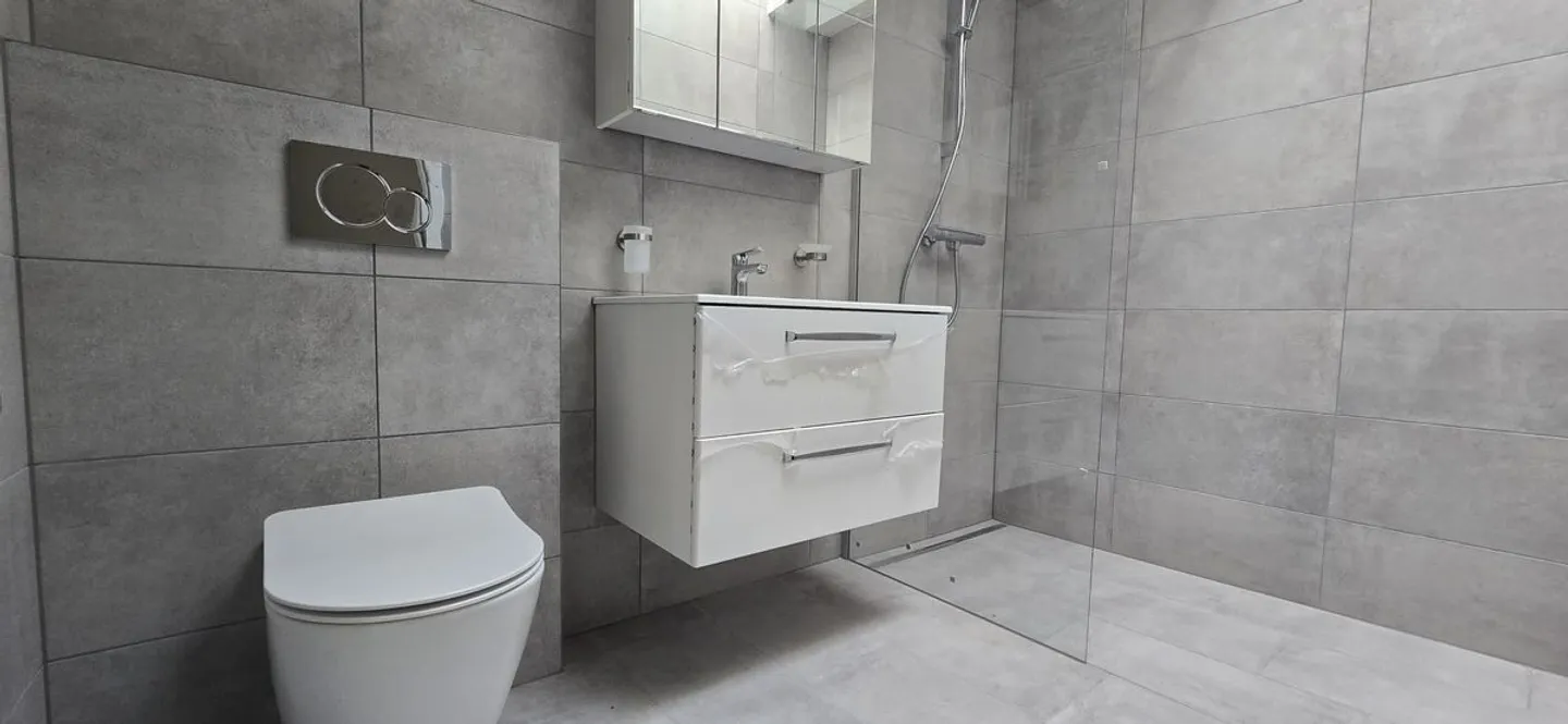 Appartement attrayant de 4,5 pièces avec grande terrasse - Photo 7 sur 11