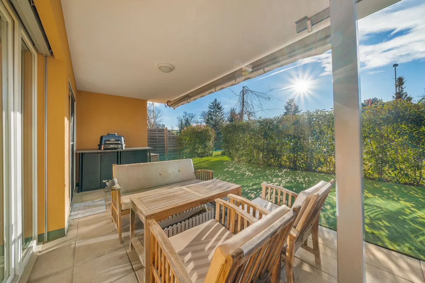 Bella opportunità per questo appartamento di 4,5 locali al piano terra con giardino, in vendita a Friburgo - Foto 2 di 13