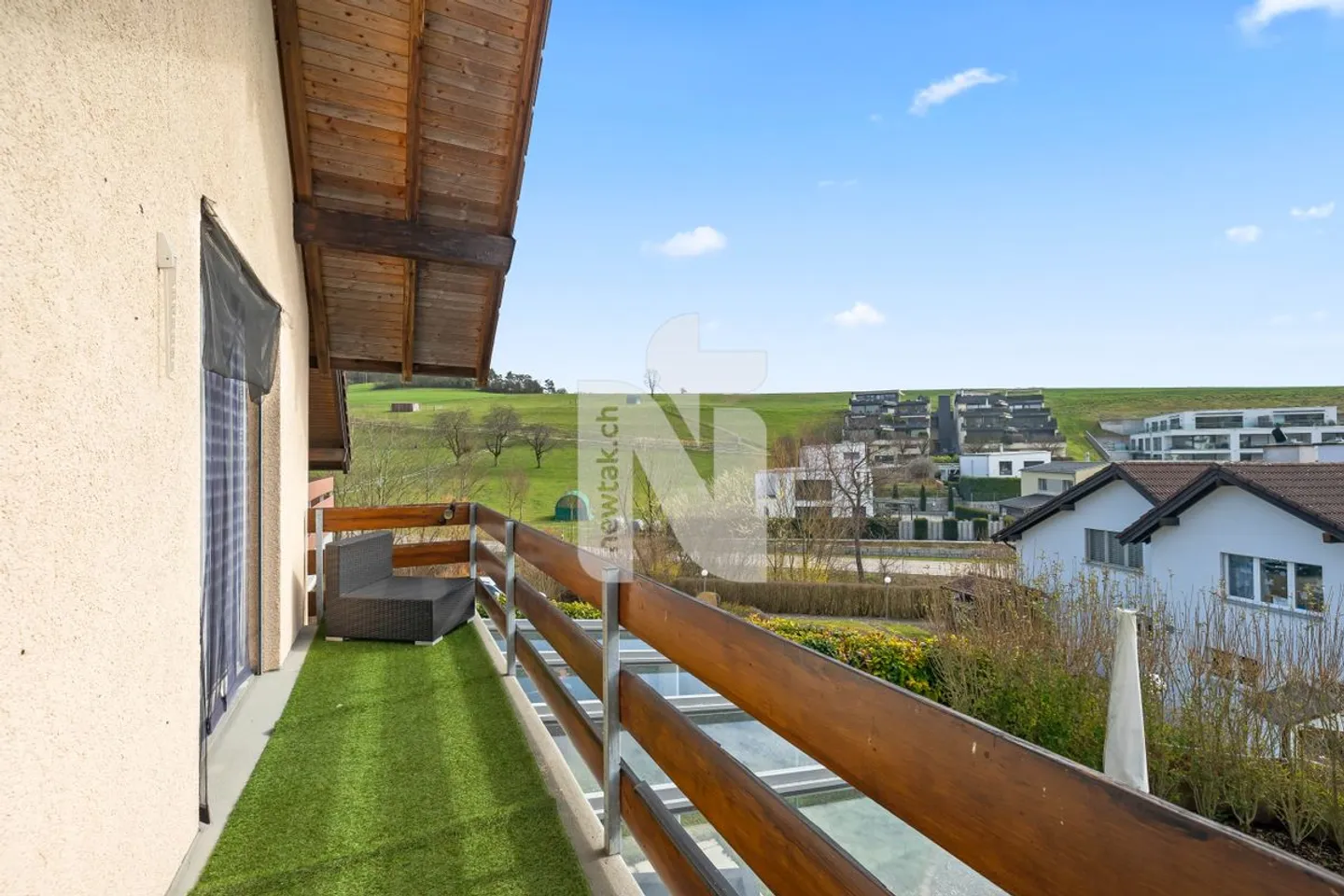 Tranquillo, moderno, adatto alle famiglie con vista libera sul verde, giardino e posti auto sotterranei - Foto 13 di 13