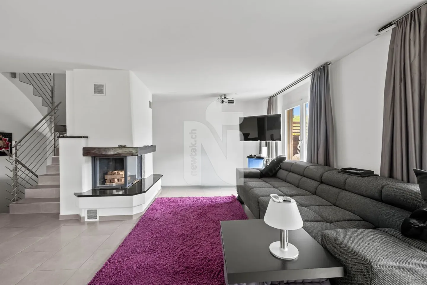 Tranquillo, moderno, adatto alle famiglie con vista libera sul verde, giardino e posti auto sotterranei - Foto 6 di 13