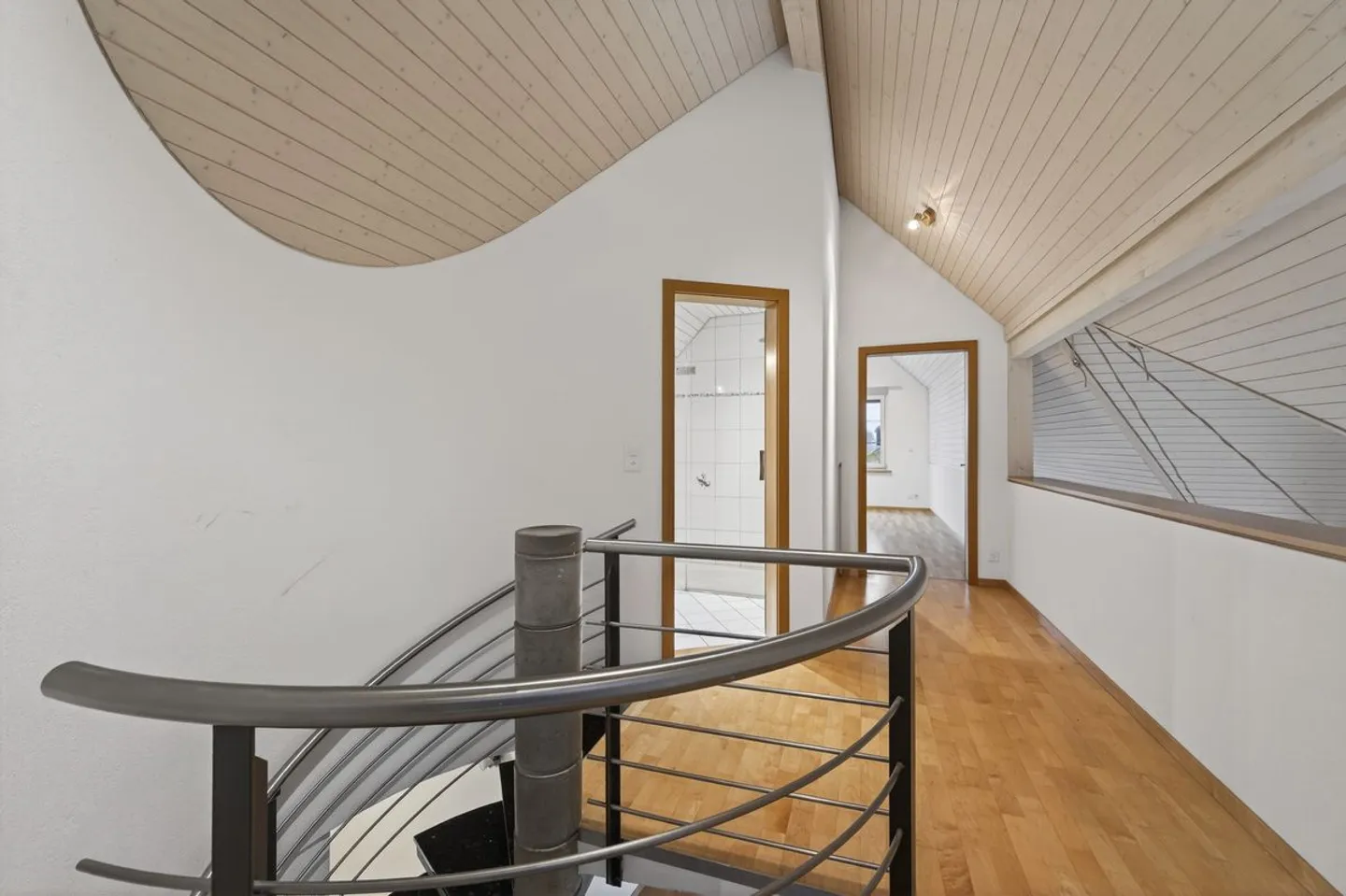 Appartement en Duplex sous les Combles dans un Emplacement Calme et Rural - Photo 9 sur 13