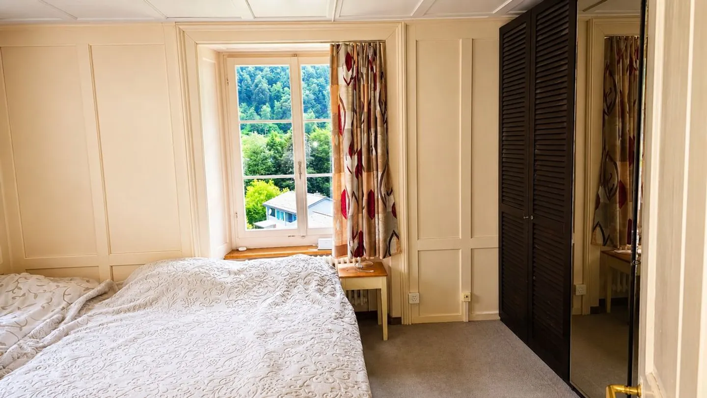 Versatile Residential House for Rent in Linthal - Photo 13 of 13