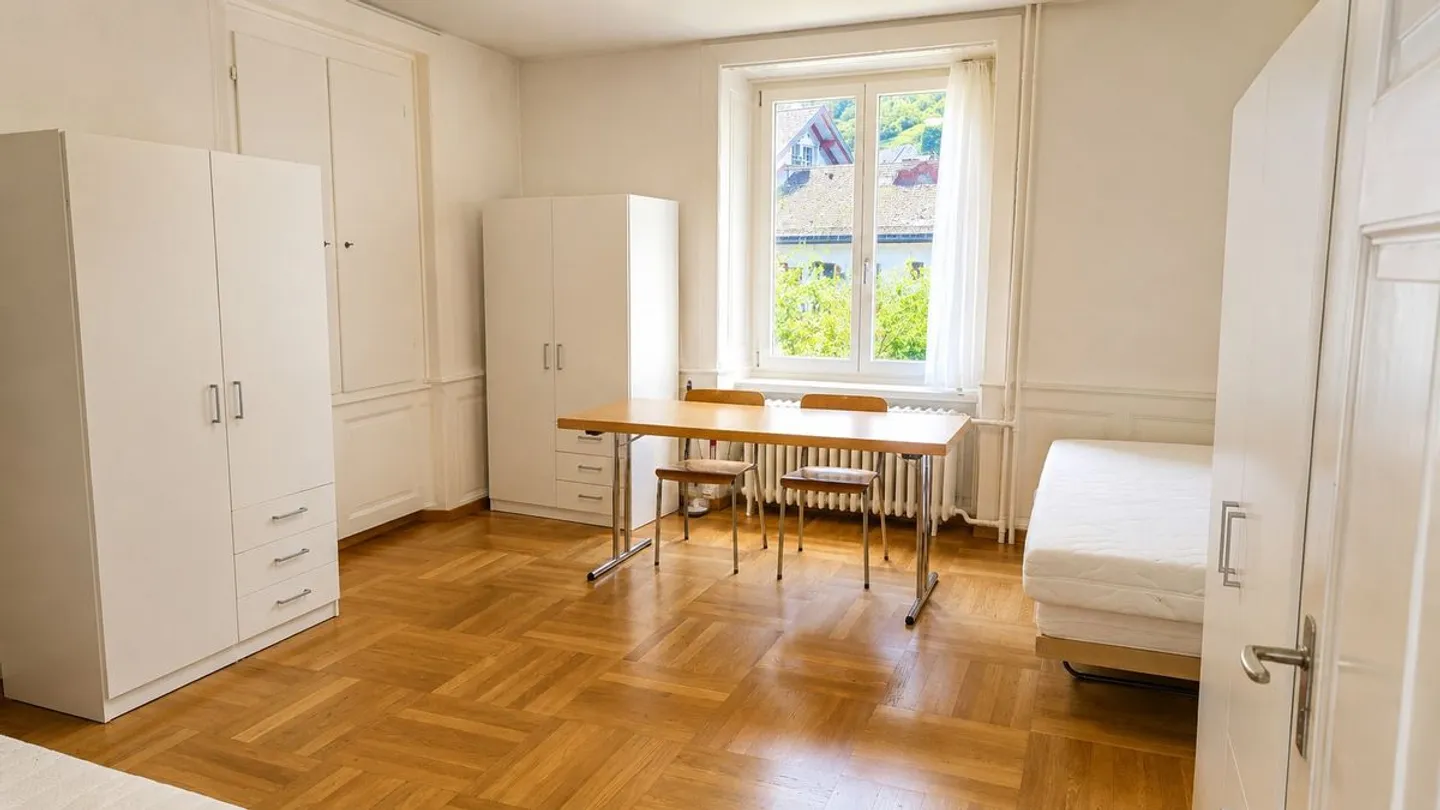 Einfamilienhaus mit grossem Garten - Foto 8 von 9
