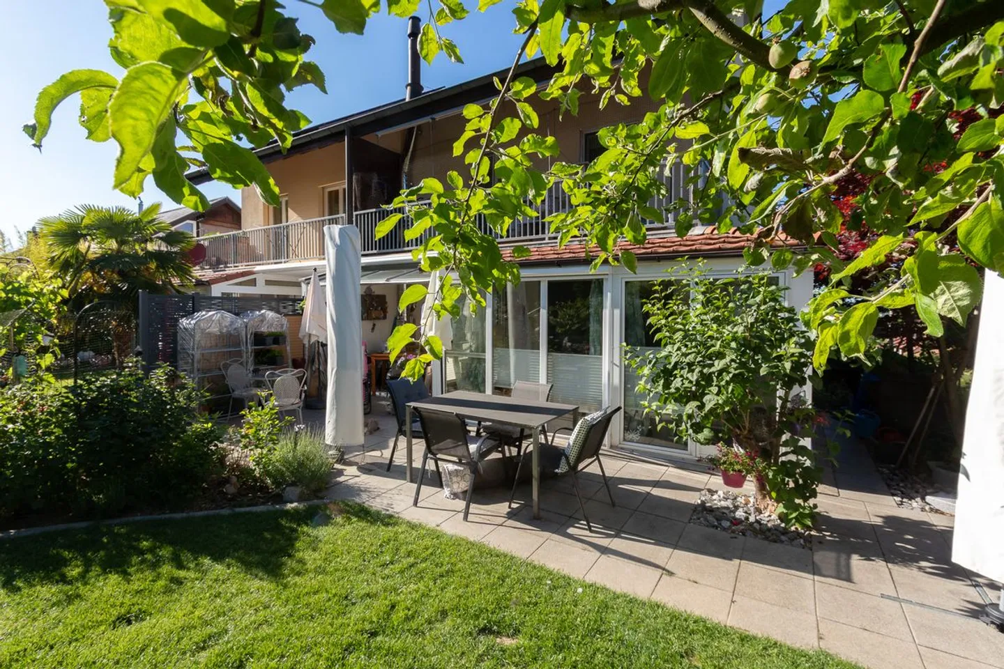 Charmantes halb freistehendes 5.5-Zi-Einfamilienhaus -familienfreundlich, ruhig, sonnig - Foto 6 von 13