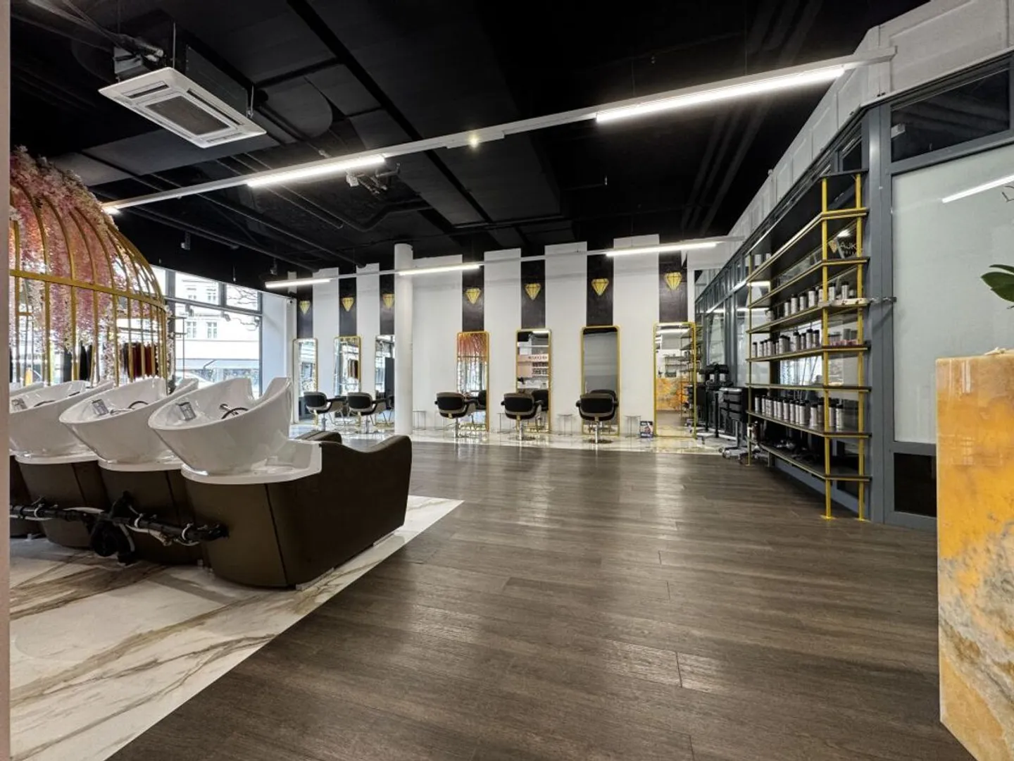 Etablierter Coiffeursalon in Olten - Inventar &amp; Kundenstamm zu verkaufen - Foto 5 von 11