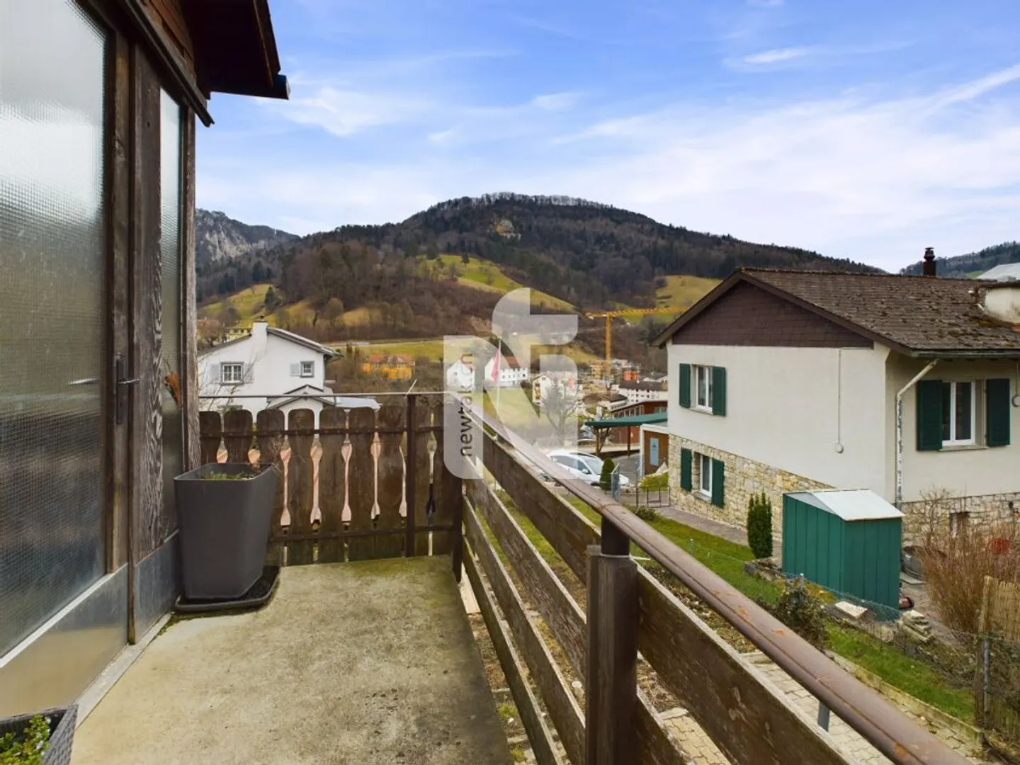 Very beautiful house with balcony, garden, panoramic view and expansion potential - Photo 5 of 12