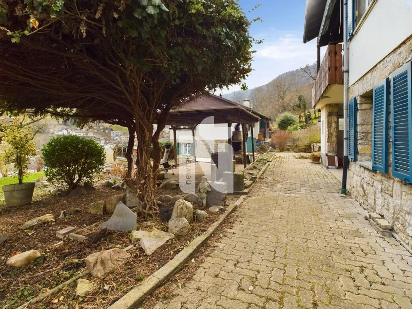 Very beautiful house with balcony, garden, panoramic view and expansion potential - Photo 2 of 12