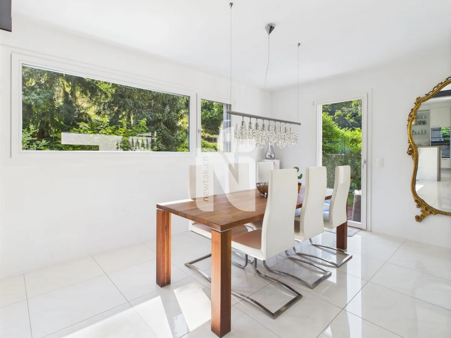 Tranquillo, moderno, luminoso, con grande balcone, terrazza, giardino e carport - Foto 6 di 13