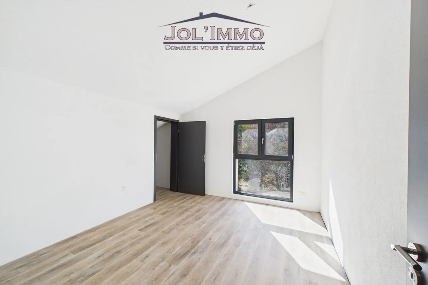 Magnifica Casa Familiare Moderna a Court - Un ambiente di vita eccezionale ti aspetta! - Foto 9 di 13
