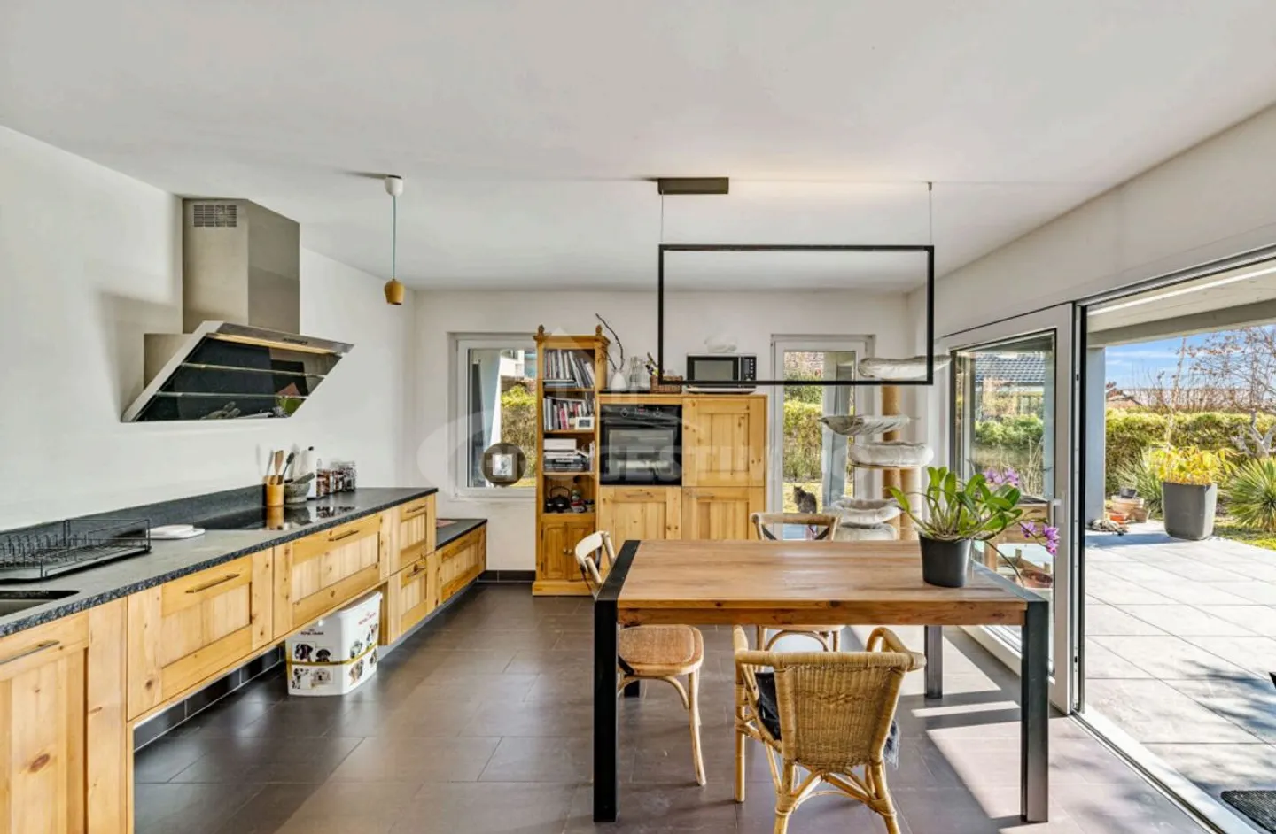 SUPERB 3.5-ROOM APARTMENT IN A GREEN SETTING IN FULLY - Photo 3 of 4