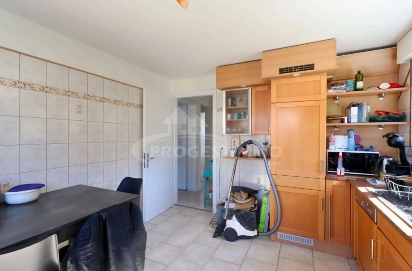 APPARTAMENTO SITUATO NEL CENTRO DEL VILLAGGIO - Foto 6 di 7