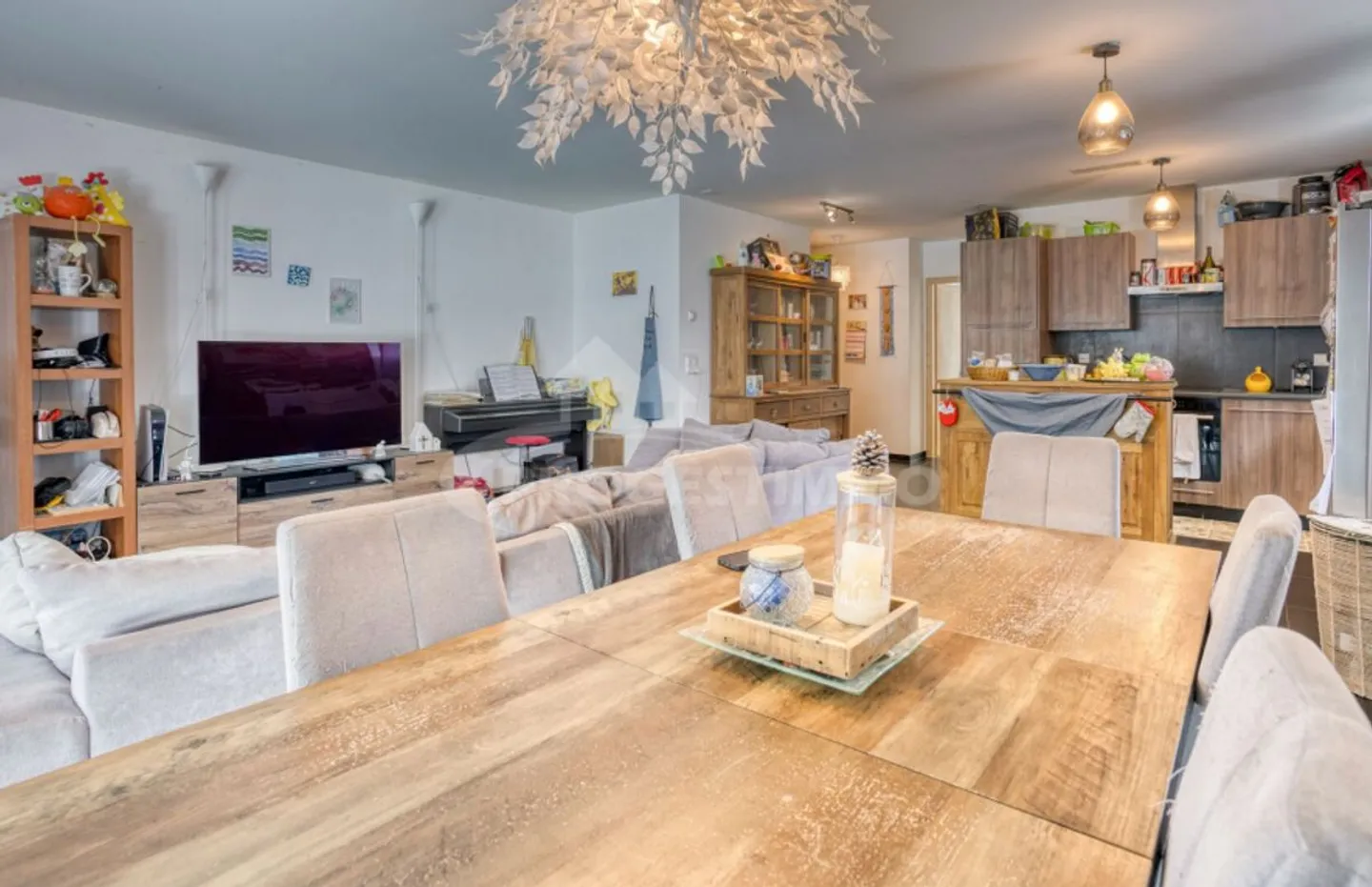 GRANDE APPARTAMENTO DI 5.5 STANZE A SION, IDEALE PER UNA FAMIGLIA - Foto 1 di 2