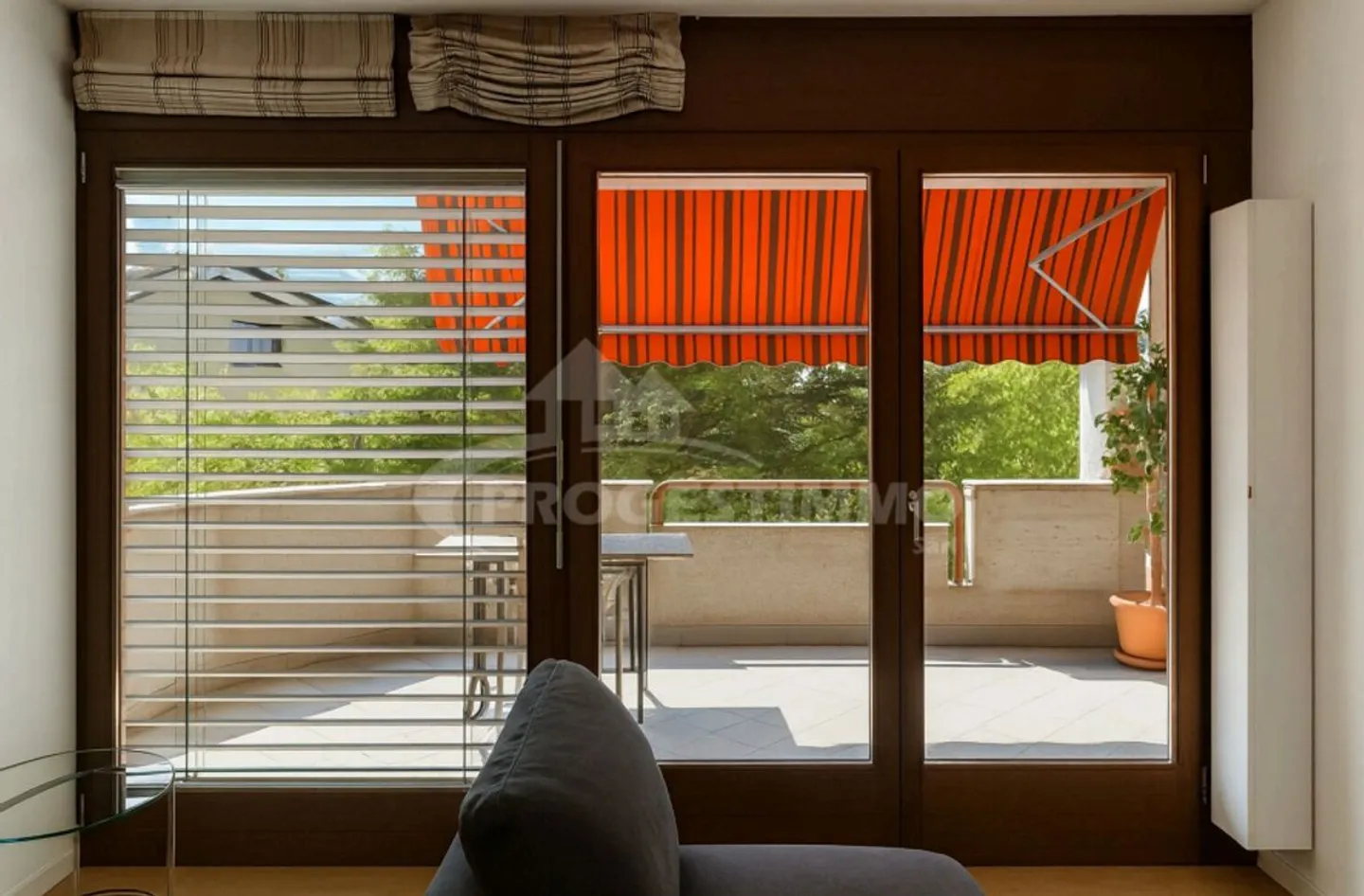 For sale in Sion - Tastefully renovated 4.5 room apartment. - Photo 3 of 6