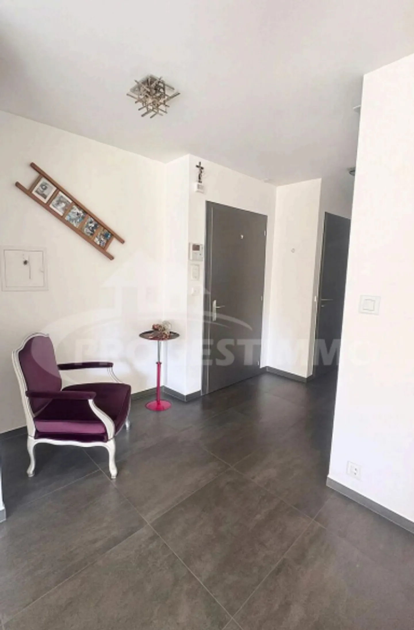 For sale in Sion - Tastefully renovated 4.5 room apartment. - Photo 4 of 6