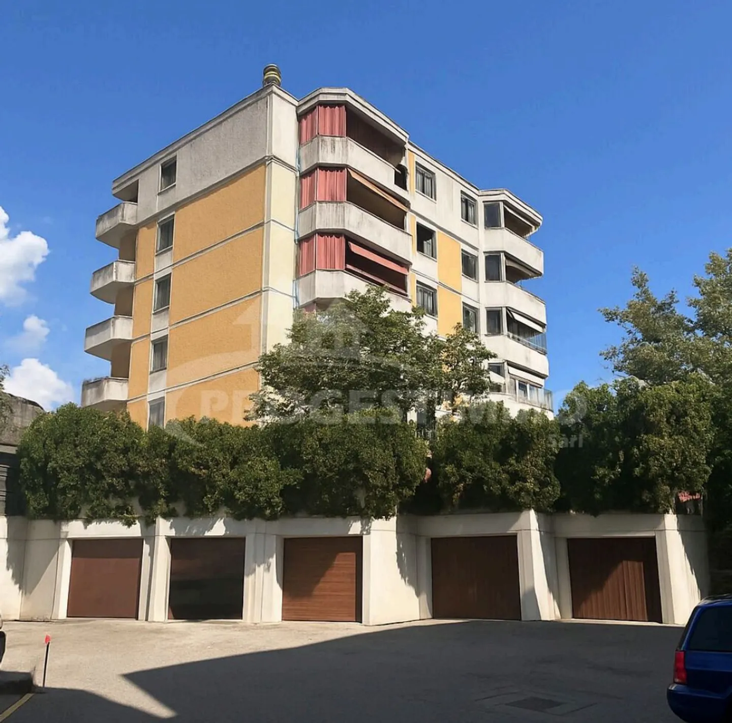 For sale in Sion - Tastefully renovated 4.5 room apartment. - Photo 1 of 6