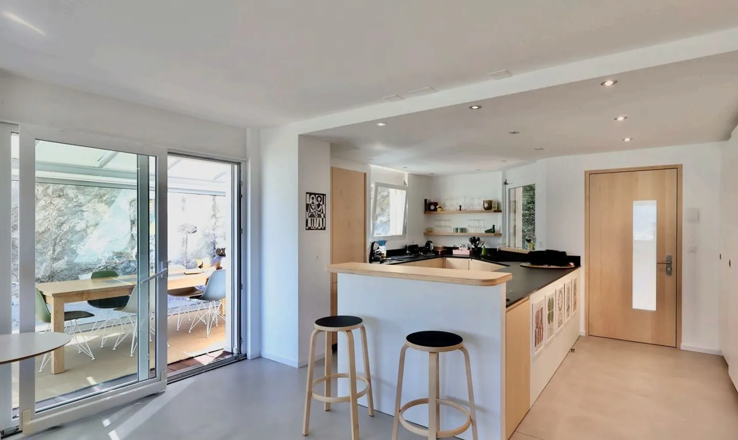 3.5-ROOM HIGH-QUALITY APARTMENT WITH PANORAMIC VIEW - Photo 7 of 13